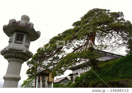 信濃三十三観音 宝珠山 高山寺（第三十三番札所）　石灯篭 24686513