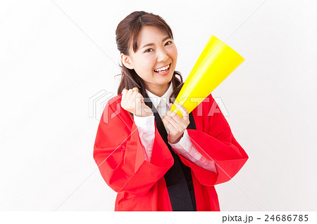 メガホンを持つ女性販売員 24686785