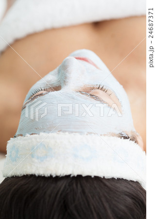 Facial mask application Facial mask application 24687371