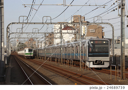 複々線区間を行く小田急線 24689739