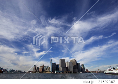 NYマンハッタンのビル群 24692387