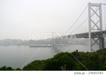 雨の関門橋 関門海峡 雨の関門橋 関門海峡 24693565