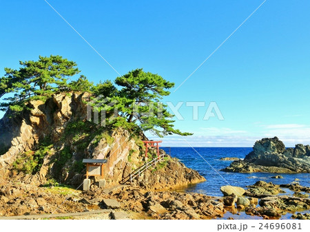 弁天島と日本海 24696081