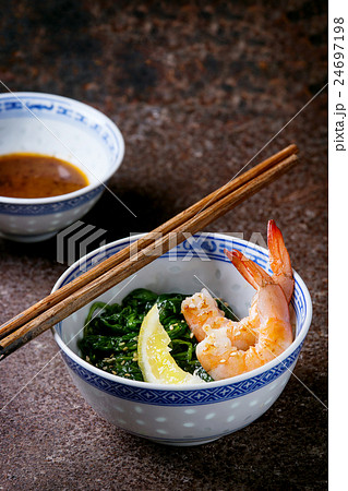 Spinach and shrimps Spinach and shrimps 24697198