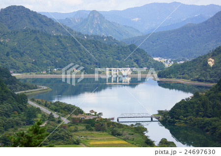 福島県 只見ダムと万代橋 福島県 只見ダムと万代橋 24697630