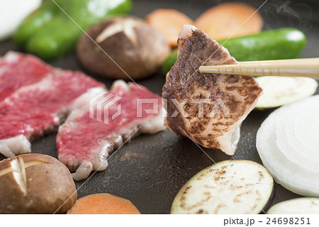 ホットプレートで焼肉 ホットプレートで焼肉 24698251