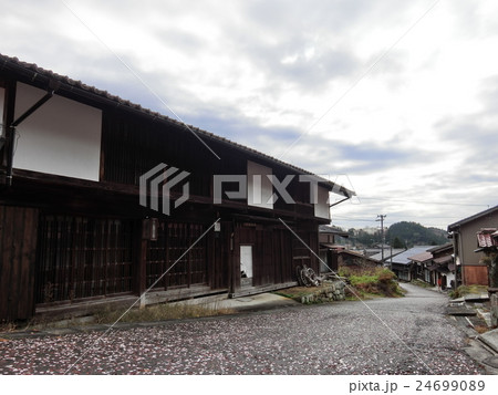 峠の集落 24699089