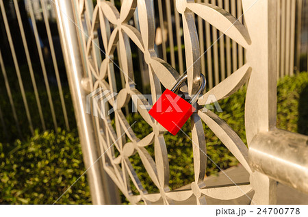Red Love Lock, Red Love Lock, 24700778