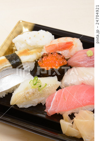 おいしい寿司盛り合わせ おいしい寿司盛り合わせ 24704921