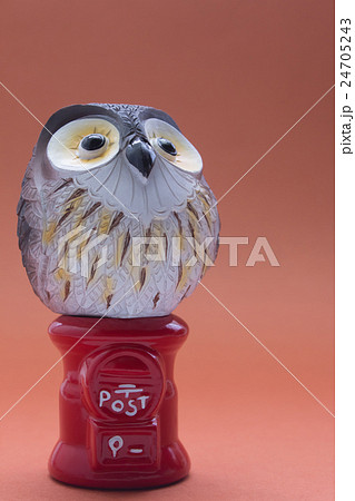 フクロウ素材（縦） 24705243