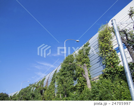 高速道路の防音壁 高速道路の防音壁 24705997