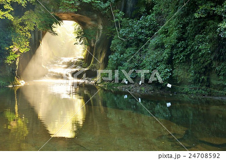 濃溝の滝 綺麗な光のハート 濃溝の滝 綺麗な光のハート 24708592