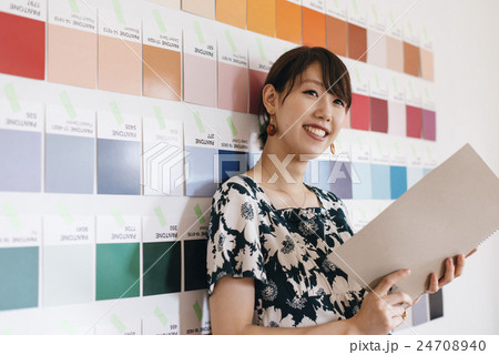 デザイナー 24708940