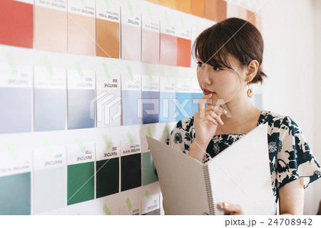 デザイナー 24708942