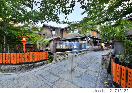 京都 祇園 巽橋の写真素材