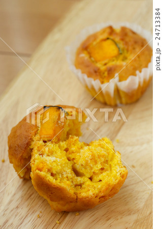 おうちでお菓子作り　かぼちゃマフィン 24713384