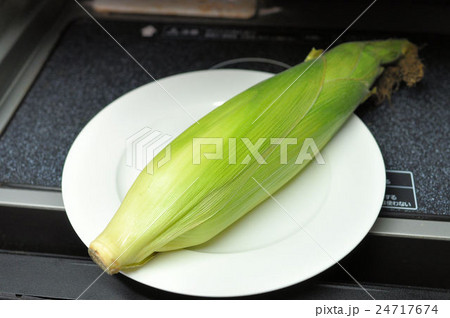 とうもろこしをレンジで加熱 24717674