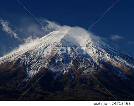 梨ケ原初冬の富士 24718468