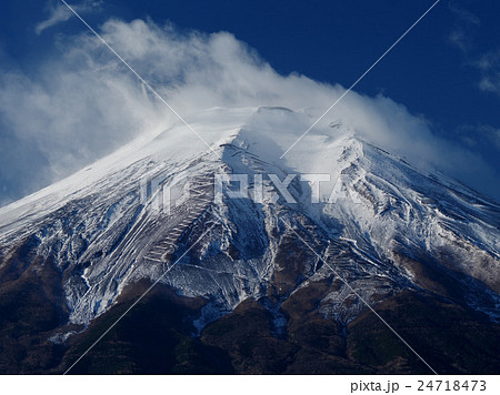 梨ケ原初冬の富士 24718473