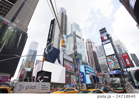 ニューヨークの風景　タイムズスクエア 24718640