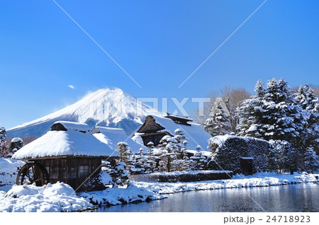 忍野八海から見た富士山 忍野八海から見た富士山 24718923