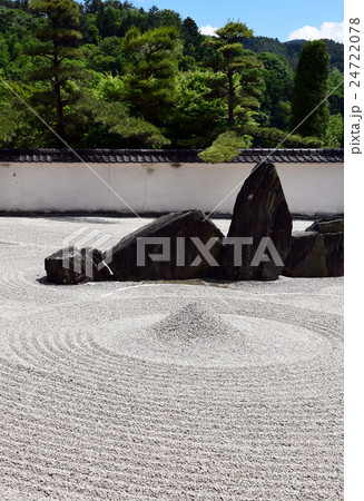 枯山水の石庭 24722078
