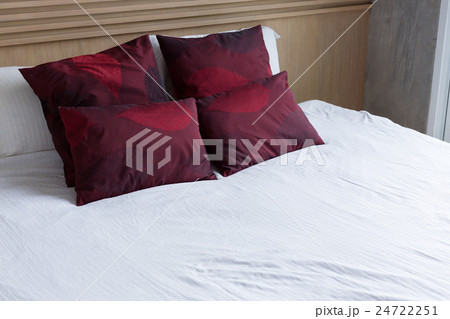 bedroom 24722251