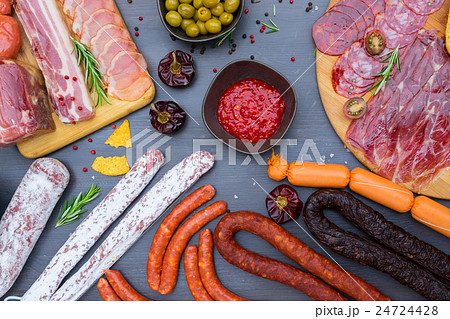 Picnic table with spanish sausage tapas 24724428