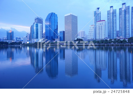 Evening View of Bangkok City(タイ国バンコク都の街並み、夕景) Evening View of Bangkok City(タイ国バンコク都の街並み、夕景) 24725848