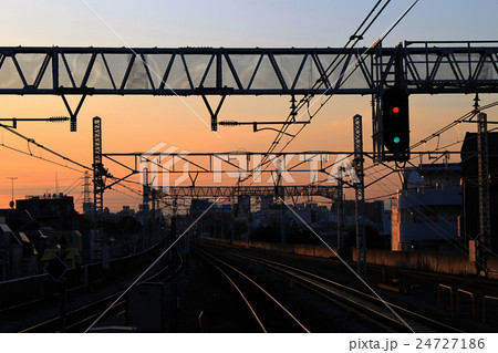 夕焼け線路 24727186