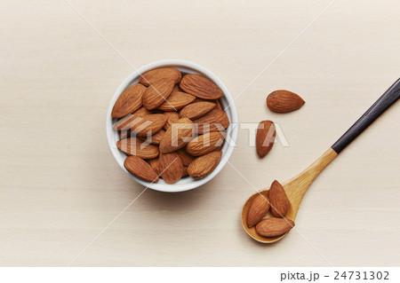 アーモンド 24731302