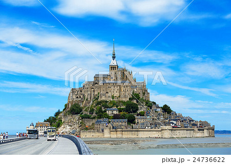 モンサンミシェルと青空 24736622