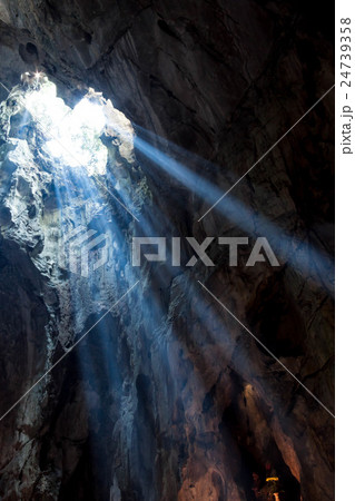 ベトナムの五行山にあるフェンコン洞窟 24739358