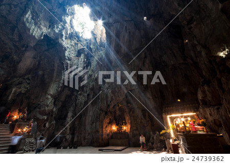 ベトナムの五行山にあるフェンコン洞窟 24739362