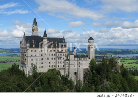 白亜の古城 ノイシュバンシュタイン城 白亜の古城 ノイシュバンシュタイン城 24740537