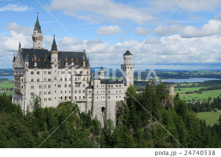 白亜の古城　ノイシュバンシュタイン城 24740538