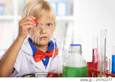Adding reagent Adding reagent 24742277