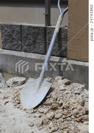 仕事　リフォーム　斫作業 24743860