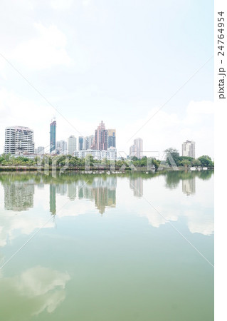 Cityscape of Bangkok, Thailand（タイ国バンコクの街並み） 24764954