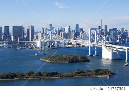 お台場から望む レインボーブリッジと東京都心全景 快晴 お台場から望む レインボーブリッジと東京都心全景 快晴 24767501