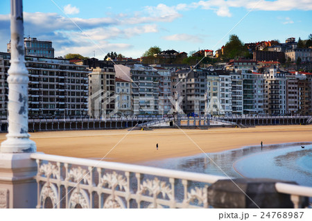 Bay of La Concha at San Sebastian 24768987