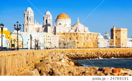 Cathedral and embankment in Cadiz Cathedral and embankment in Cadiz 24769191