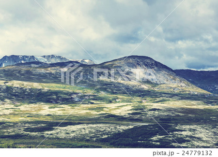 Mountains in Canada Mountains in Canada 24779132