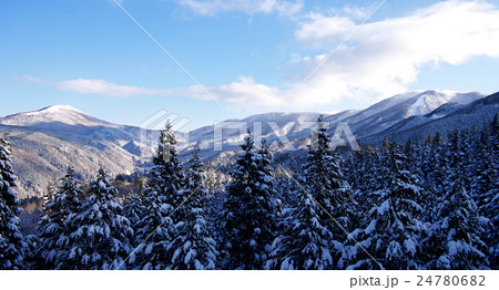 雪の吾妻山，比婆山，池の段 24780682