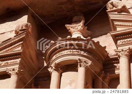 ぺトラ遺跡　エル・ハズネ（宝物殿） 24781885