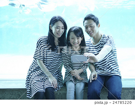 ファミリー　水族館 24785220