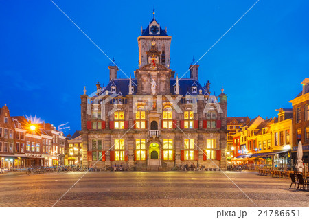 Markt square at night in Delft, Netherlands 24786651