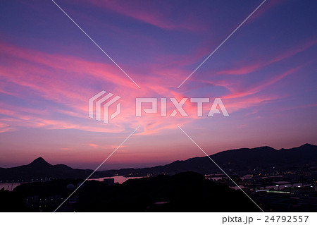 佐世保市の夏の夕暮れ5 佐世保市の夏の夕暮れ5 24792557