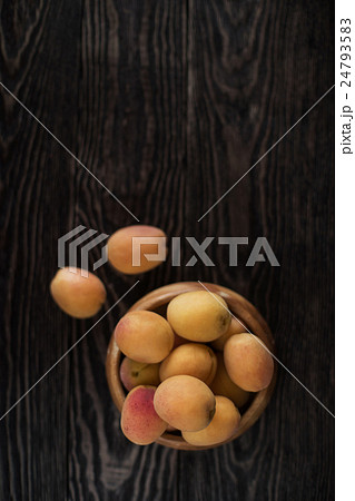 orange fresh apricots 24793583