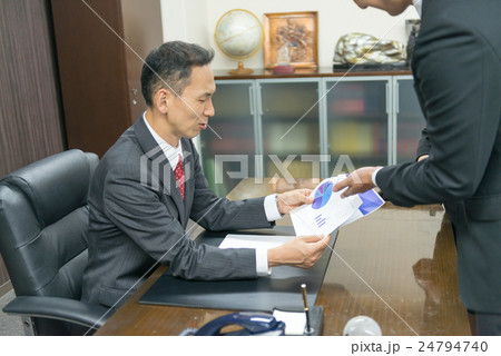 ビジネスシーン、社長室 24794740